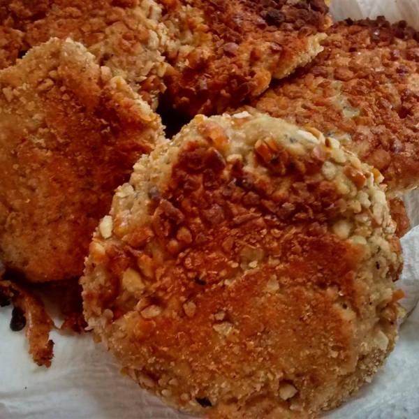 Pretzel-Crusted Salmon Patties