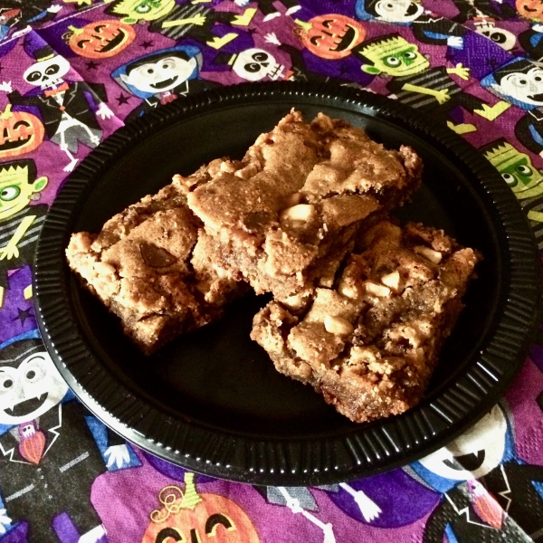 Leftover Halloween Candy Bar Blondies