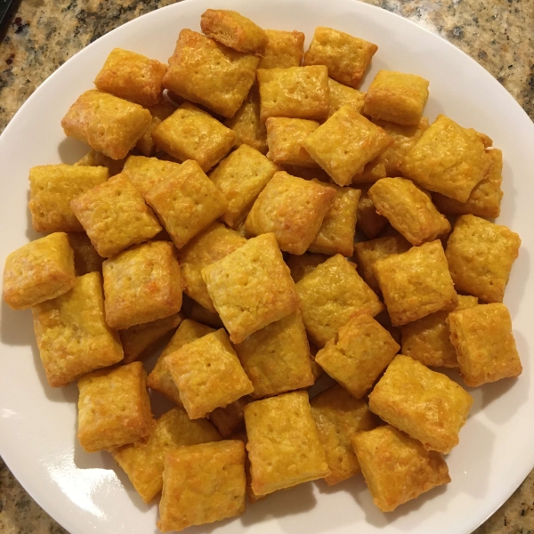 Chef John's Cheesy Crackers