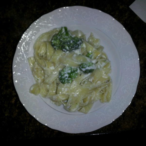 Ricotta Fettuccine Alfredo with Broccoli