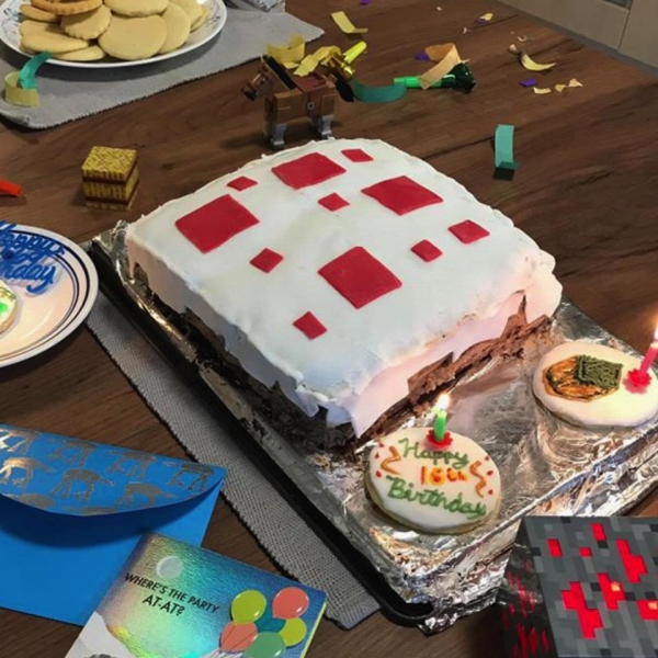 Minecraft Cake