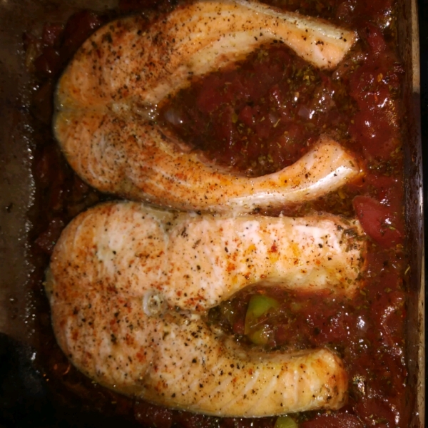 Salmon Fillets in a Spicy Tomato Sauce