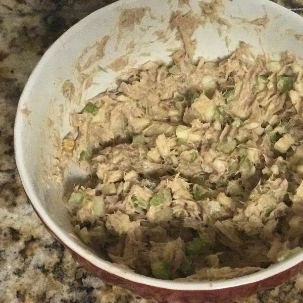 Darra's Famous Tuna Waldorf Salad Sandwich Filling