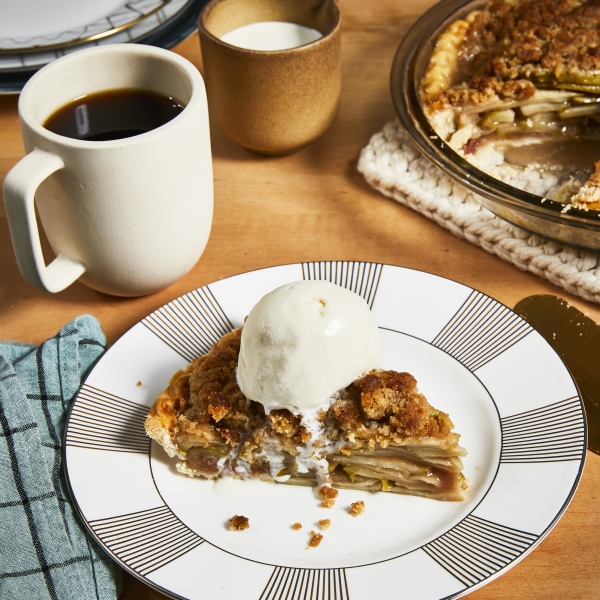 Apple Crumb Pie