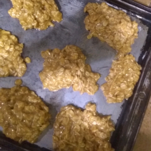 No-Bake Peanut Butter Oatmeal Cookies