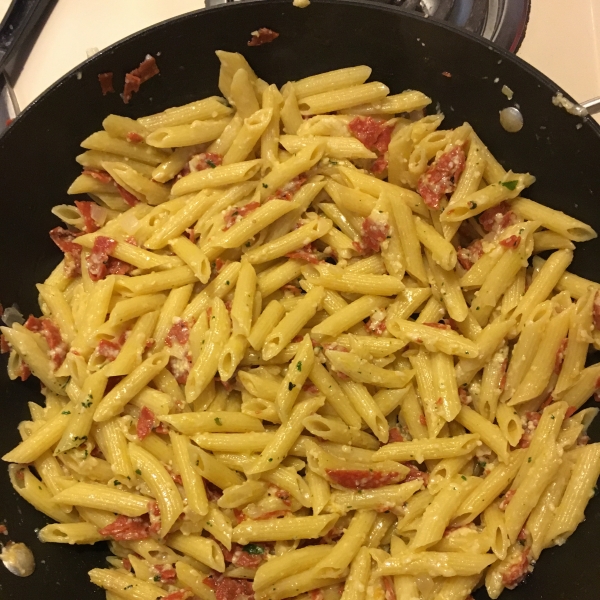 Kellie's Simple Penne with Pepperoni and Cheese