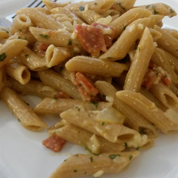 Kellie's Simple Penne with Pepperoni and Cheese