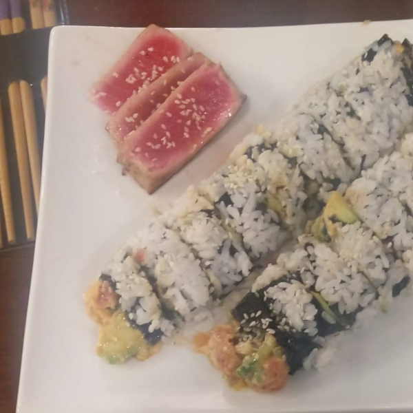 Inside-Out Spicy Tuna and Avocado Sushi