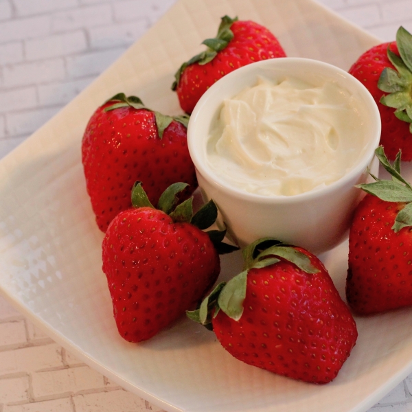 Marshmallow Dip for Strawberries