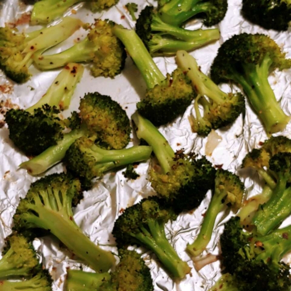 Easy Roasted Broccoli