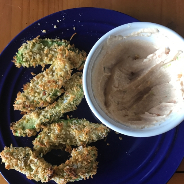 Avocado Fries with Sriracha Garlic Dip