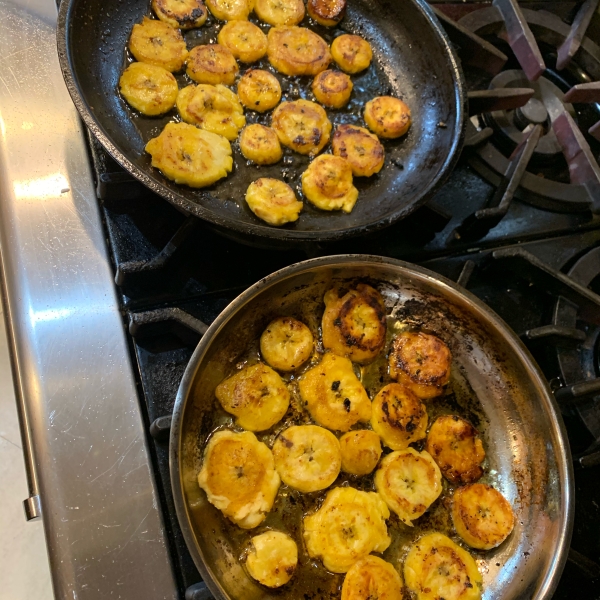 Puerto Rican Tostones (Fried Plantains)