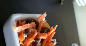 Wabbit-Approved Carrot Raisin Salad