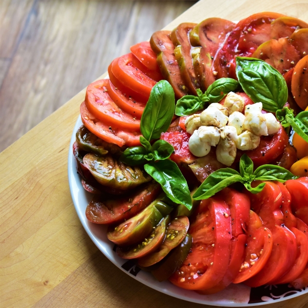 Heirloom Tomato Salad with Mozzarella and Basil