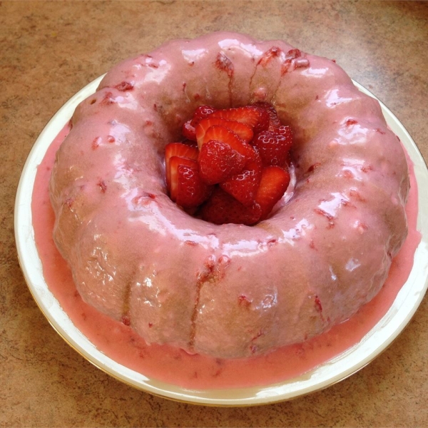 Aunt Kate's Strawberry Cake