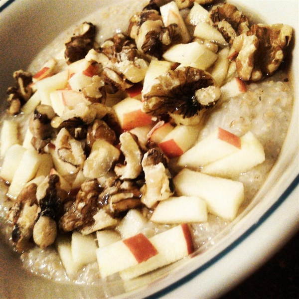Creamy Apple Cinnamon Raisin Oatmeal