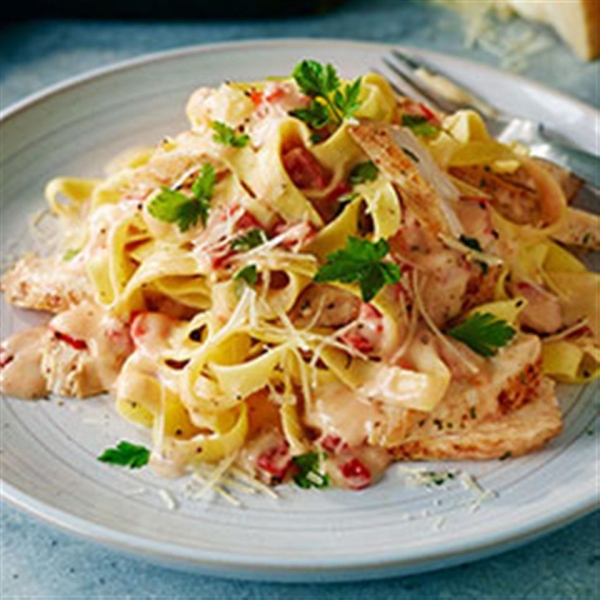 Pasta with Chicken and Roasted Pepper Cream Sauce (Lighter)