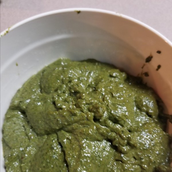 Simple Garlic and Basil Pesto