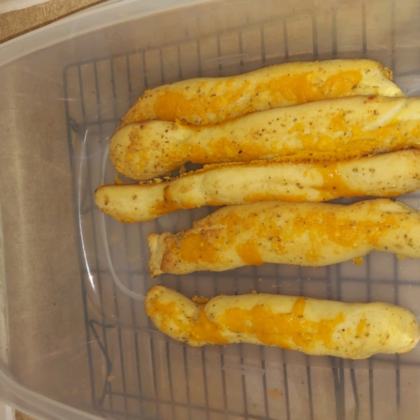 Kim's Garlic Breadsticks recipe Easy Cook Find