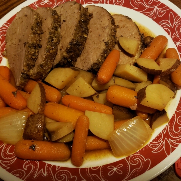 Slow Cooker Eye of Round Roast With Vegetables