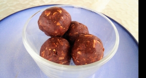 Delicious Vegan Date Fudge Balls