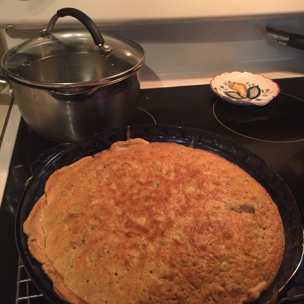 Super Easy Peanut Chocolate Chip Cookie Pie