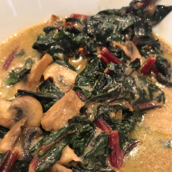 Delicious Creamed Kale With Mushrooms