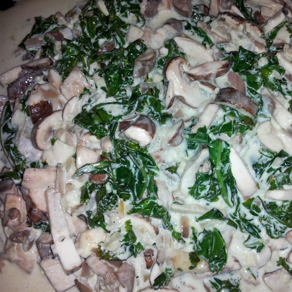 Delicious Creamed Kale With Mushrooms