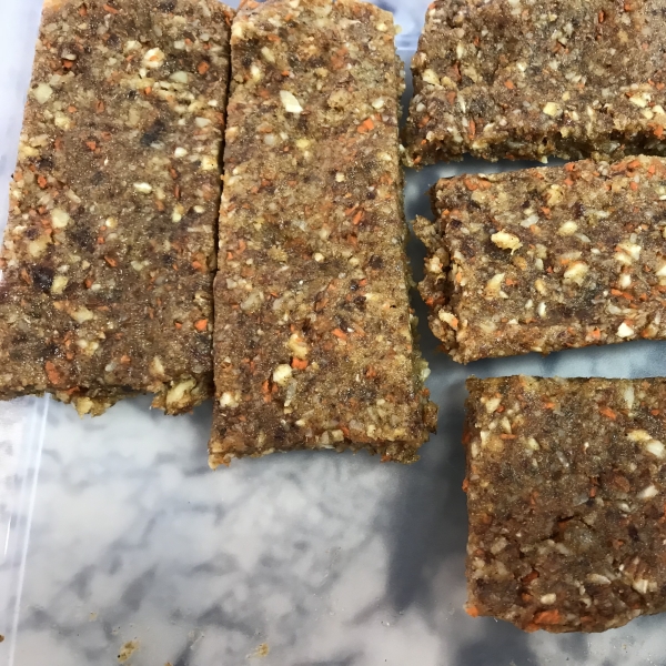 Carrot Cake No-Bake Energy Bars