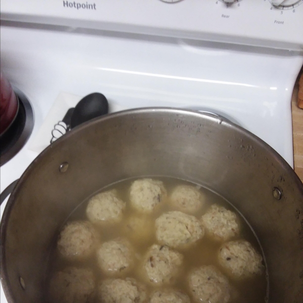 Oma's Fabulous Matzo Ball Soup