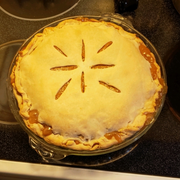 Quick Caramel Apple Pie