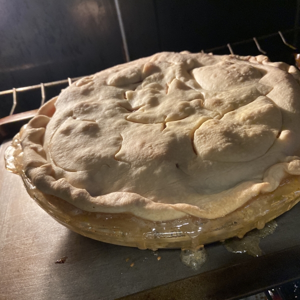 Quick Caramel Apple Pie