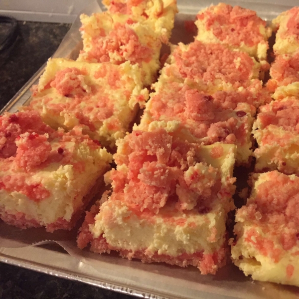 Strawberry Sundae Crunch Bar Cookies