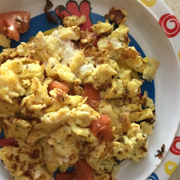 Cream Cheese and Tomato Omelet with Chives