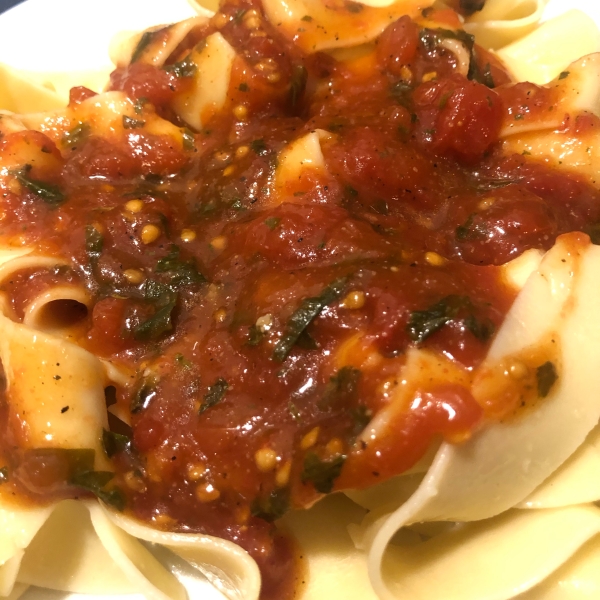 Homemade Tomato Basil Pasta Sauce