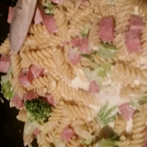 Fettuccine Alfredo with Ham