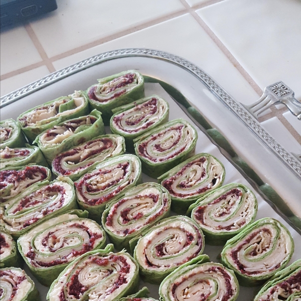 Spicy Turkey and Cranberry Pinwheels