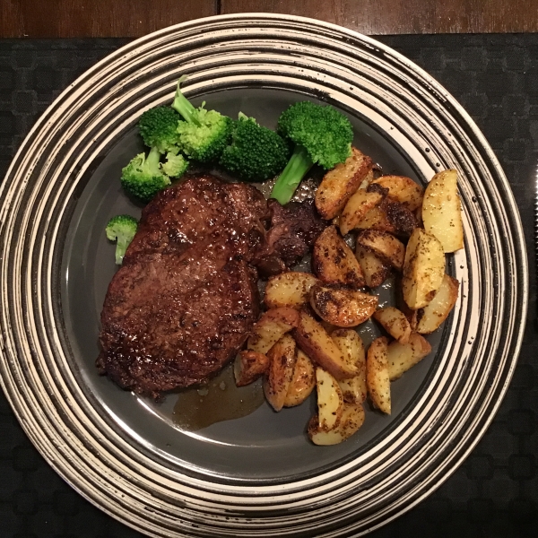 Filet Mignon with Rich Balsamic Glaze