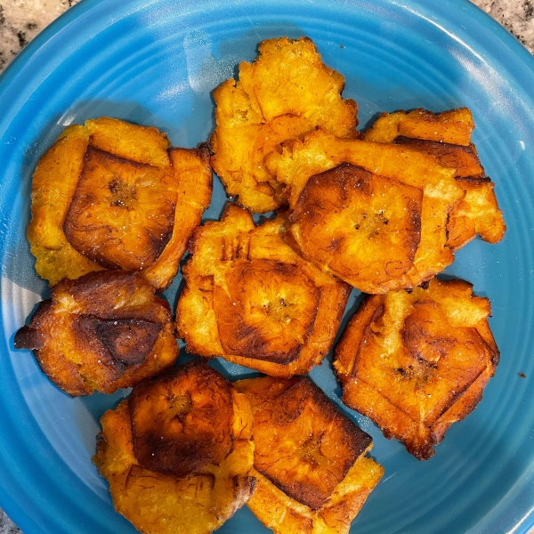 Puerto Rican Tostones (Fried Plantains)