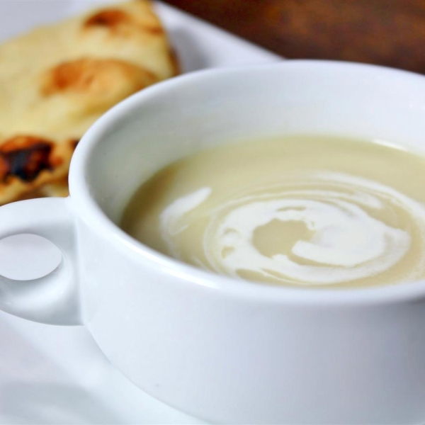 Easy Cauliflower Soup with Fresh Ginger