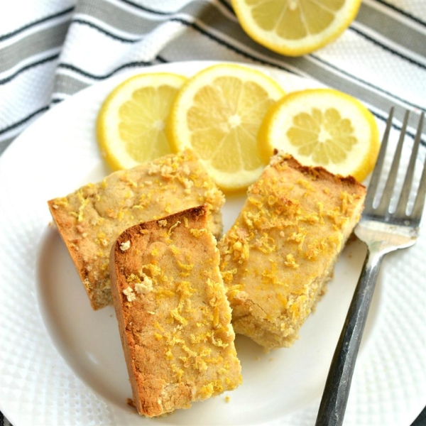 Paleo Coconut Lemon Cake