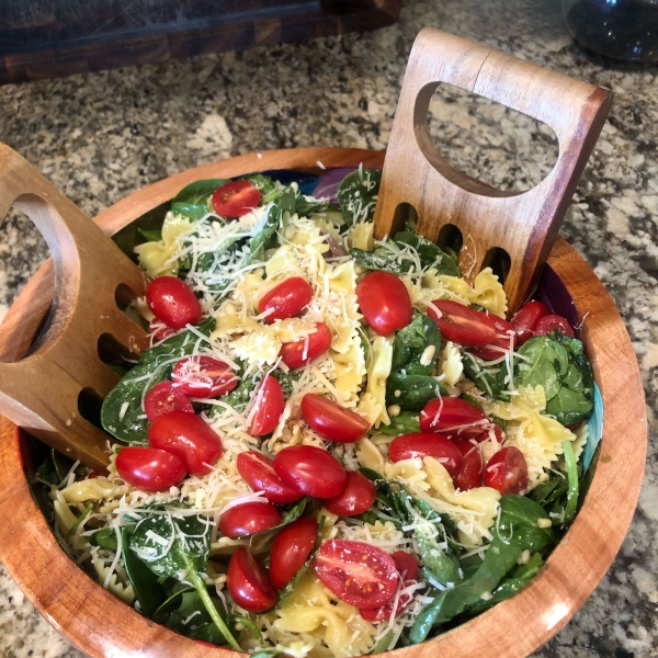 Spinach Basil Pasta Salad