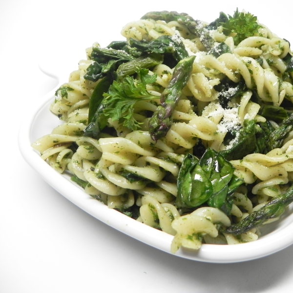 Italian Vegetable Fusilli with Basil Mint Pesto