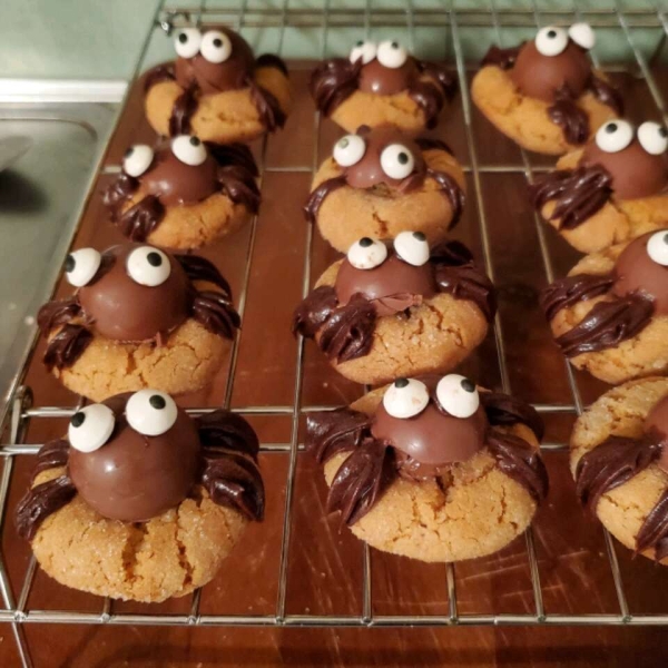 Peanut Butter Spider Cookies