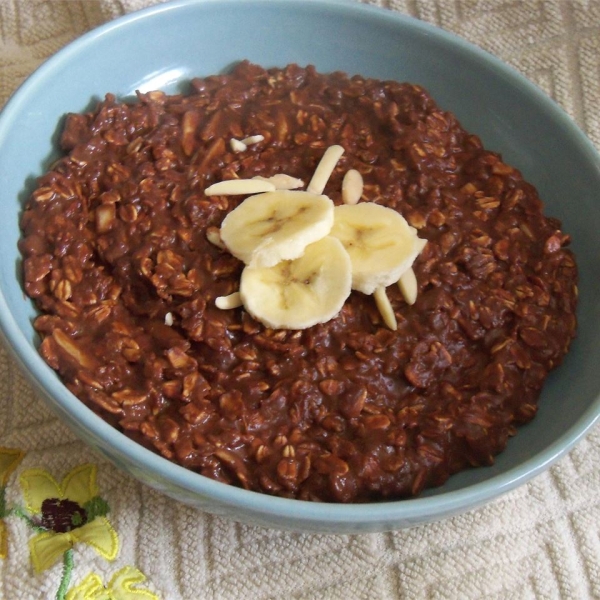 Banana, Chocolate, and Almond Breakfast Oatmeal
