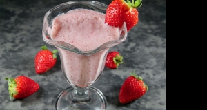 Skinny Strawberry Milkshake