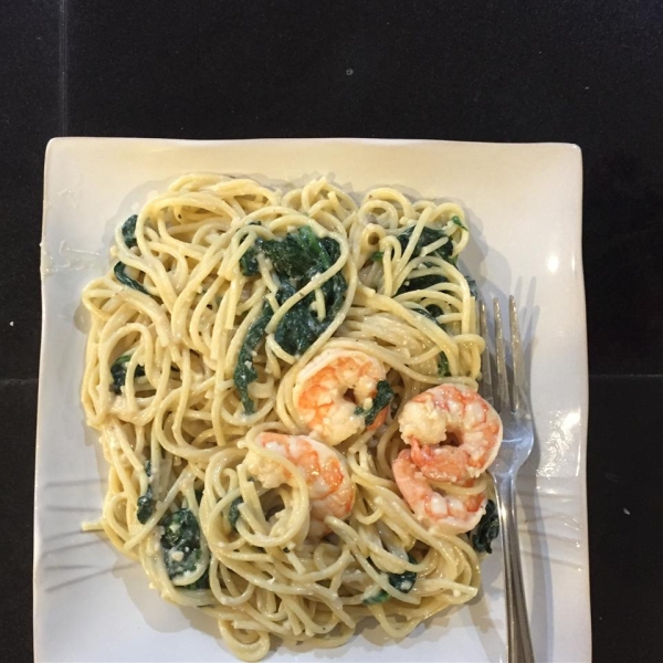 New Year Spinach Fettuccine with Scallops