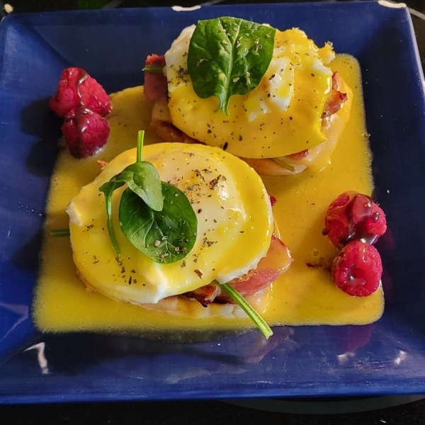 Quick and Easy Hollandaise Sauce in the Microwave