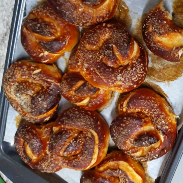 Sourdough Soft Pretzels