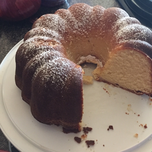Aunt Johnnie's Pound Cake